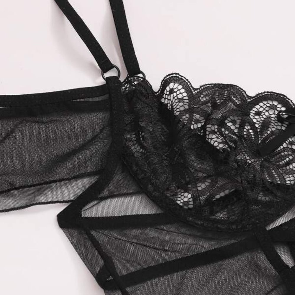 Criss Cross Sheer Mesh Underwire Lingerie Set - Picture 3 of 6
